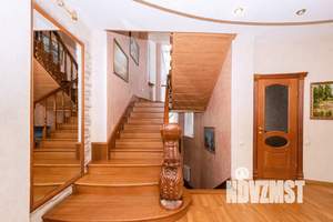 Дом 700м², 3-этажный, посуточно,