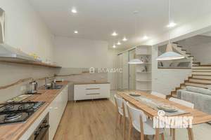 Таунхаус 200м², 3-этажный, на длительный срок,