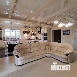 Коттедж 180м², 2-этажный, участок 9 сот.