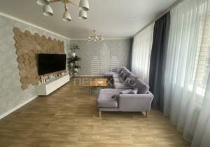 Дом 222м², 3-этажный, участок 1 сот.