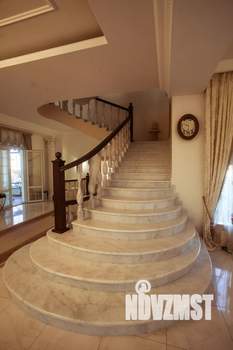 Коттедж 800м², 4-этажный, участок 210 сот.