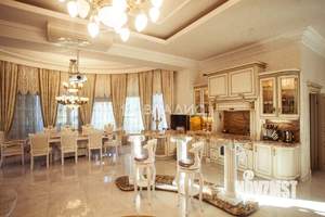 Дом 800м², 4-этажный, участок 210 сот.