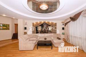 Дом 839м², 4-этажный, участок 6 сот.