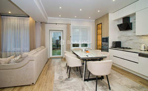 Дом 200м², 3-этажный, участок 3 сот.