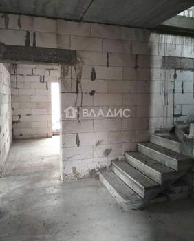 Дом 300м², 2-этажный, участок 13 сот.