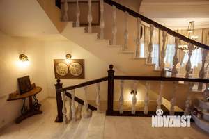 Коттедж 800м², 4-этажный, участок 210 сот.