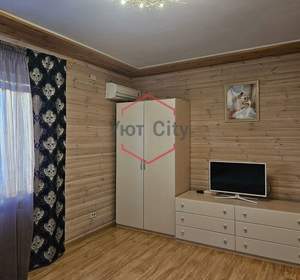 Дом 250м&sup2;, 3-этажный, на длительный срок, 