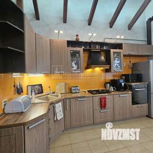 Дом 250м², 2-этажный, на длительный срок, 