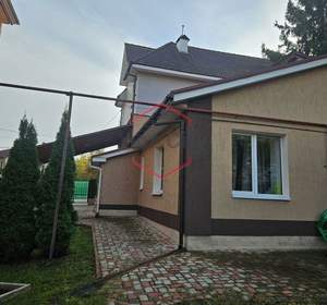 Дом 250м&sup2;, 3-этажный, на длительный срок, 