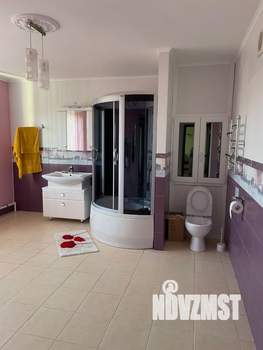 Дом 300м&sup2;, 3-этажный, на длительный срок, 