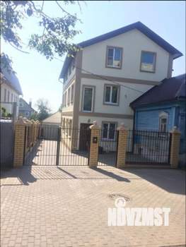 Дом 300м&sup2;, 3-этажный, на длительный срок, 