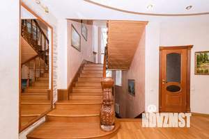 Дом 700м&sup2;, 4-этажный, посуточно, 