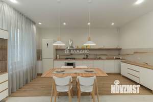 Таунхаус 200м&sup2;, 3-этажный, на длительный срок, 