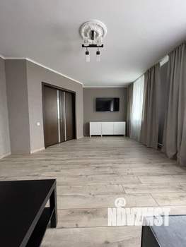 Дом 300м&sup2;, 3-этажный, на длительный срок, 