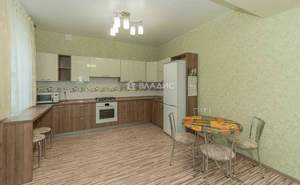 Дом 200м², 3-этажный, на длительный срок, 