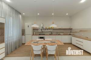 Таунхаус 200м², 3-этажный, на длительный срок, 