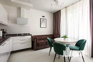 Дом 220м&sup2;, 3-этажный, посуточно, 