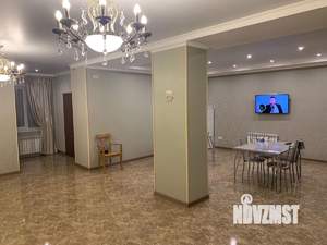 Дом 300м&sup2;, 3-этажный, на длительный срок, 