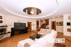 Дом 700м&sup2;, 4-этажный, посуточно, 