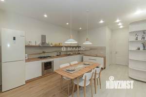 Таунхаус 200м&sup2;, 3-этажный, на длительный срок, 