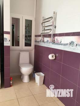 Дом 300м&sup2;, 3-этажный, на длительный срок, 