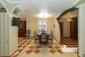 Таунхаус 215м², 2-этажный, на длительный срок, 