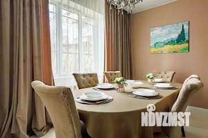 Дом 220м&sup2;, 3-этажный, посуточно, 