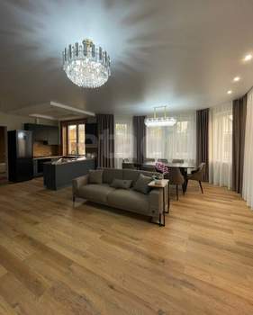 Дом 250м², 2-этажный, на длительный срок, 