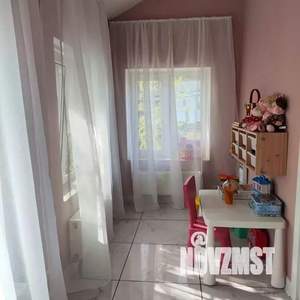 Дом 250м&sup2;, 3-этажный, посуточно, 