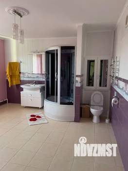 Дом 300м&sup2;, 3-этажный, на длительный срок, 