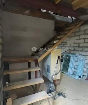 Дом 200м&sup2;, 2-этажный, участок 6 сот.  