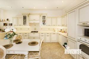 Коттедж 251м², 2-этажный, участок 6 сот.  