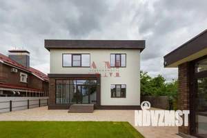 Коттедж 241м², 2-этажный, участок 8 сот.  