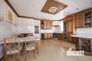 Дом 372м², 2-этажный, участок 6 сот.  