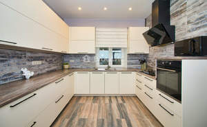 Дом 228м&sup2;, 3-этажный, участок 10 сот.  