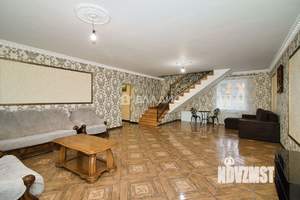 Дом 300м², 2-этажный, участок 12 сот.  