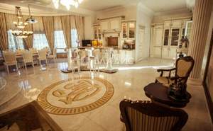 Дом 800м&sup2;, 4-этажный, участок 210 сот.  