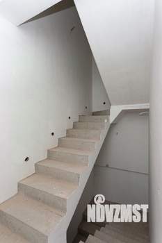 Таунхаус 305м&sup2;, 2-этажный, участок 5 сот.  