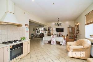 Дом 417м&sup2;, 4-этажный, участок 9 сот.  