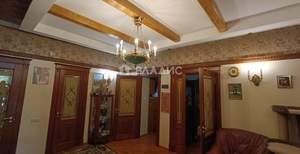 Дом 310м², 3-этажный, участок 10 сот.  