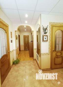 Дом 165м&sup2;, 3-этажный, участок 4 сот.  