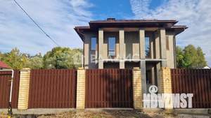 Дом 274м², 2-этажный, участок 9 сот.  