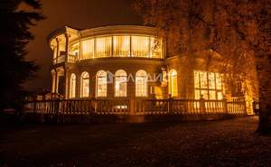 Дом 800м&sup2;, 4-этажный, участок 210 сот.  