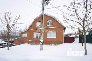 Дом 202м&sup2;, 3-этажный, участок 15 сот.  