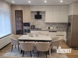 Таунхаус 200м², 3-этажный, участок 2 сот.  