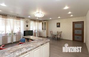 Дом 320м², 2-этажный, участок 13 сот.  