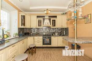 Дом 650м², 2-этажный, участок 16 сот.  