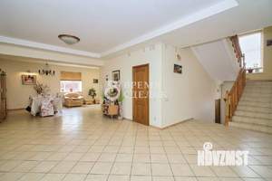 Дом 417м&sup2;, 4-этажный, участок 9 сот.  