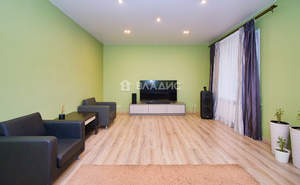 Дом 228м&sup2;, 3-этажный, участок 10 сот.  