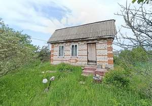 Дом 40м², 2-этажный, участок 6 сот.  